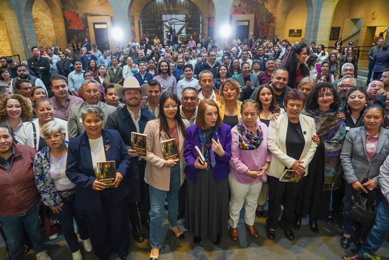Presentan en CDMX balance de gira en Durango y libro de Sheinbaum